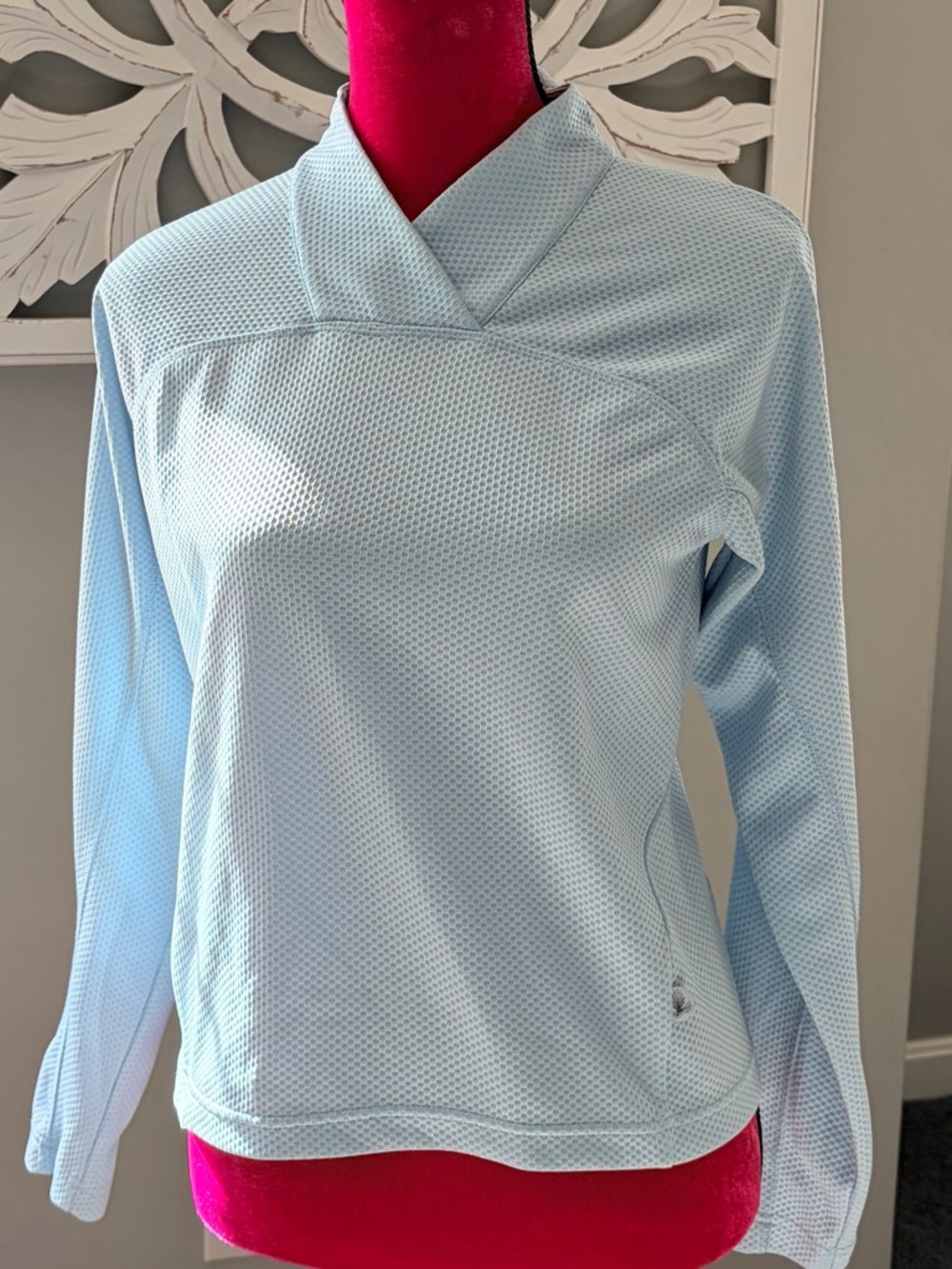 SALOMON | Light Blue Performance Mesh Top. S